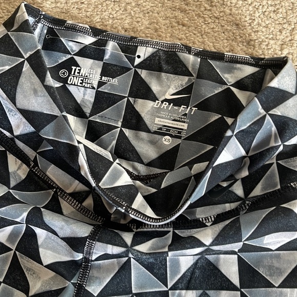 Nike Dri-Fit  Leggings - Picture 2 of 4
